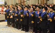 Udinus Semarang Wisuda ke-81, Wisudawan Kibarkan Bendera Merah Putih