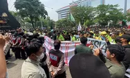 Tolak Revisi UU Pilkada, 1.000 Mahasiswa Semarang Demo Besar Geruduk Kantor Gubernur