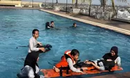 Digembleng Water Rescue, KSR PMI Universitas Semarang Berhasil Evakuasi Anak yang Tenggelam