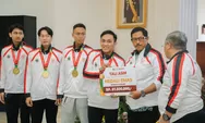 Pj Gubernur Jateng Serahkan Tali Asih Peraih Medali PON XXI Senilai Rp60,6 Miliar
