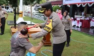 Kado Tahun Baru, 72 Personel Polres Kendal Terima Kenaikan Pangkat