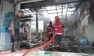 Diduga Korsleting Listrik, Toko di Komplek Pasar Cangkring Brangsong Terbakar
