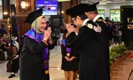 Wisuda USM ke-71: Prof. Ira Kusumawaty Buktikan Belajar Tak Mengenal Batas