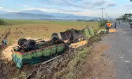 Berjalan Oleng, Truk Gandeng Terjun ke Sawah di Lingkar Weleri