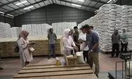 Bupati Kendal Pastikan Beras Bantuan Bersih dan Layak Konsumsi