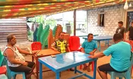 Menjaga Tradisi di Beranda Utara: Babinsa Miangas Talaud Kawal Persiapan Acara Adat Kunci Tahun