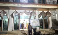 Pastikan Situasi Kondusif, Personel Polsek Beo Kawal Pelaksanaan Salat Tarawih di Masjid Beo.