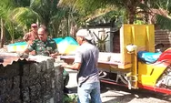 Babinsa Koramil 1312-07/ Miangas, Serka Jonli Lupa Bantu warga Angkut Material Batako