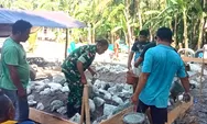 Pererat Silaturahmi, Babinsa Bantu Warga Buat Pondasi Rumah
