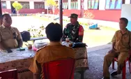 Babinsa Koramil 1312-04/Rainis, Sertu Slamet Padu Komsos Dengan Kepala Sekolah Dan Guru