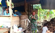 Tingkatkan Sinegritas Tni-rakyat Babinsa Laksanakan Giat Komsos Dengan Masyarakat Didesa Binaan