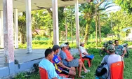 Babinsa Koramil 03/Beo melaksanakan komsos Dengan warga masyakat Desa Tarohan