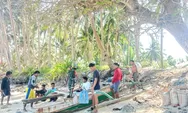 Babinsa Melaksanaka Komsos Dengan Masyarakat Nelayan Desa Dampulis