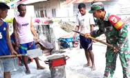 Menjalin Kebersamaan Babinsa Marampit Membantu Warga Membuat Batako