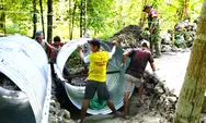 Wujud Kemanunggalan TNI-Rakyat Babinsa Dan Warga Bersinergi Bangun Jembatan Armco