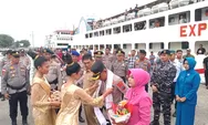 Disambut Adat Sakral di Dermaga Melonguane, AKBP Dwi Yatmoko Resmi Pimpin Polres Talaud