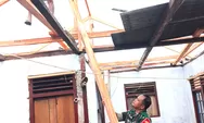Babinsa Koramil 1312-03/Beo Melaksanakan Karya Bhakti Membangun Rumah Warga