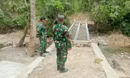 Kasiter Korem 131/Santiago Tinjau Lokasi Karya Bakti Jembatan Duale Desa Beo