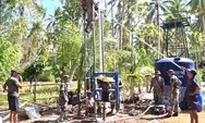 Beri Teladan Nyata, Danramil 1312-01/Kabaruan Turun Tangan Langsung Gali Sumur Bor Bersama Warga Desa Pantuge