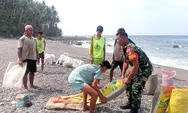 Babinsa Desa Pangeran dan Panulan Aktif Bantu Warga Angkut Material Pembangunan Rumah