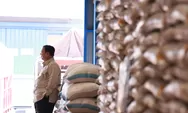 Usai Beri Arahan Ketua DPRD Se-Indonesia, Prabowo Sidak Gudang Bulog Danurejo Pastikan Stok Beras Aman