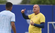 Misi Pertahankan Puncak Klasemen: Persib Asah Taktik Jelang Lawan PSBS Biak
