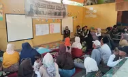 Rembug Warga Tandai Berakhirnya Siklus 1 KKN SISDAMAS Kelompok 174 di Desa Sukamulya