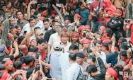 Prabowo Subianto, Panglima Hati yang Meriahkan Pontianak: Dari Guyur Hujan hingga Senyum Cerah