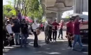 Bukan Demo Bakar Ban, Peternak Sulsel Malah Bagi Ayam Gratis di Pettarani karena Harga Telur Anjlok