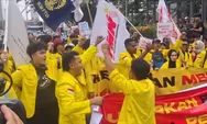 8 Tuntutan BEM UI dalam Demo di Bundaran HI: Desak Hentikan KKN hingga Tolak Intervensi TNI-Polri