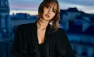 Lisa Blackpink bakal Jadi Artis K-pop Pertama yang Menjadi Presenter di Golden Globes 2026