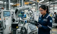 Siap-Siap 2026 ini Karir Nggak Harus Kantoran, Yuk Kenalan Sama Profesi New Blue-Collar yang Cuannya Nggak Main-Main