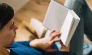 Semakin Dewasa, Kita Makin Berani Berhenti Membaca Buku yang Nggak Menarik. Kenapa Ya?