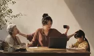 Kita Generasi Sandwich — Mengurus Anak Sekaligus Orang Tua, Ini Cara Bertahan