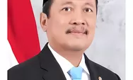 Menteri KKP Sakti Wahyu Trenggono Pingsan di Tengah Upacara Persemayaman Korban Kecelakaan ATR 42-500