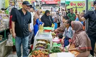 Jelang Lebaran, Ahmad Luthfi Cek Harga Sembako di Pasar Gede Solo dan Borong Dagangan
