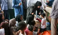Ning Nawal Datang Bawa Keceriaan bagi Anak-anak Pengungsi Tanah Gerak di Brebes