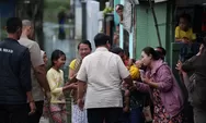 Warga Bekasi Dikunjungi Prabowo di Tengah Banjir: Sampai Dua Hari Gak Hilang Senangnya!