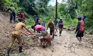 Viral di Medsos, Kades Bonto Sinjai Pilih Turun Langsung Bersihkan Longsor 