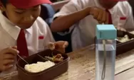 Cerita Guru SD di Wilayah Terpencil Sulteng, Rela Memasak untuk Siswa karena Belum Dapat MBG