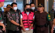 Rompi Pink Kejagung Kini Melekat pada Don Ritto, Resmi Ditahan dalam Kasus Dugaan Korupsi dan TPPU