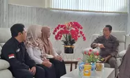 PERKUAT SINERGI KELEMBAGAAN BAWASLU SAMBAS LAKUKAN KUNJUNGAN DAN SILATURAHMI KE KEJAKSAAN NEGERI SAMBAS