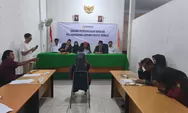 Bawaslu Sambas Gelar Simulasi Sidang Dugaan Pelanggaran Administratif Pemilu Bersama Mahasiswa Fakultas Hukum Universitas Sultan Muhammad Syafiuddin S