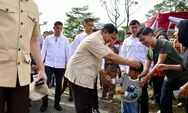 Antusias Warga Bojong Koneng Kerubungi Presiden Prabowo Subianto