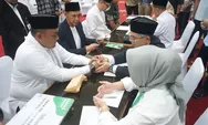 Bupati dan Wakil Bupati Bogor Kompak Tunaikan Zakat Lewat Baznas