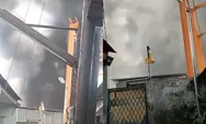 Kepanikan warga saat gudang ban terbakar di Cibodas, sempat selamatkan barang seadanya
