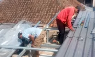 Renovasi hunian jurnalis Promedia Group makin nyaman, ganti asbes dan pasang plafon dalam program ‘Ganti Atap Rumah Wartawan’