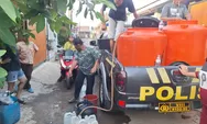 Kemarau panjang, Polsek Cibogo gerak cepat salurkan air bersih untuk warga