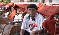 Tak Lagi Nyeri Pinggang, Tukang Becak Lansia di Blitar Haru Terima Bantuan Becak Listrik Prabowo