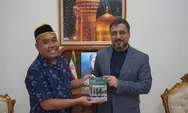 Cultural Counsellor Kedutaan Besar Iran dan Penulis Syiah Saudara Sekiblat Gaungkan Ukhuwah Islamiah